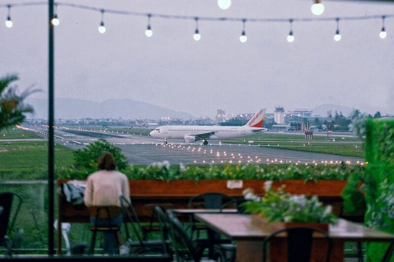 Quán cà phê view “sân bay” đẹp Wings Coffee 
