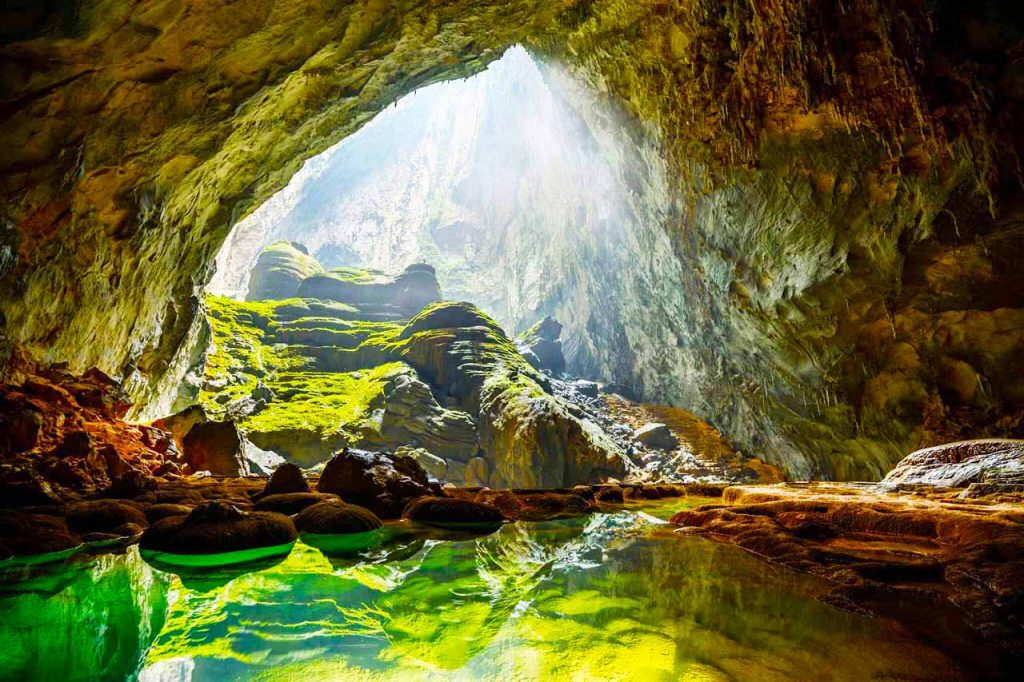 Phong Nha – Kẻ Bàng nằm trong khu vực núi đá vôi rộng khoảng 201.000 ha trên lãnh thổ Việt Nam
