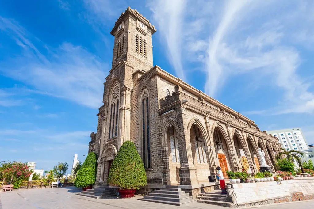 Nhà thờ đá Nha Trang - khu du lịch tín ngưỡng tôn giáo nổi tiếng