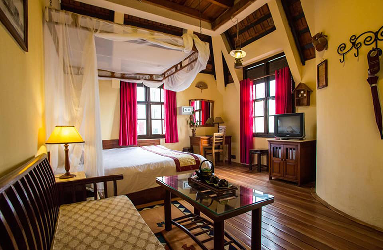 Phòng nghỉ dưỡng theo phong cách cổ điển tại khách sạn Saphir Đà Lạt 