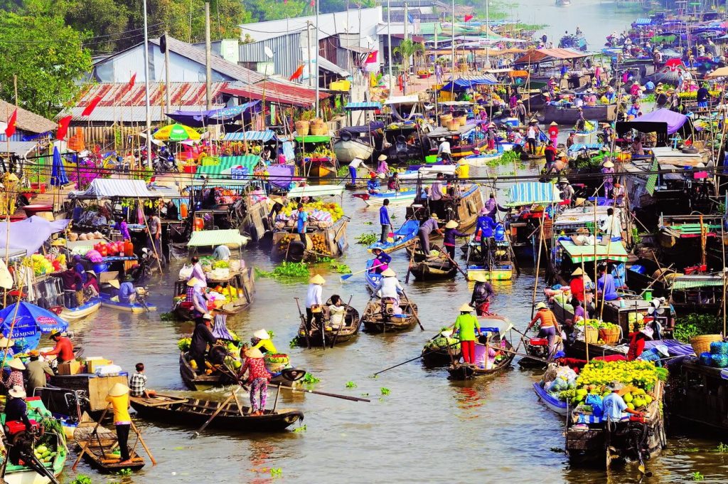 Tháng 6 nên đi du lịch ở đâu? Khu chợ nổi nổi tiếng tại miền Tây Việt Nam