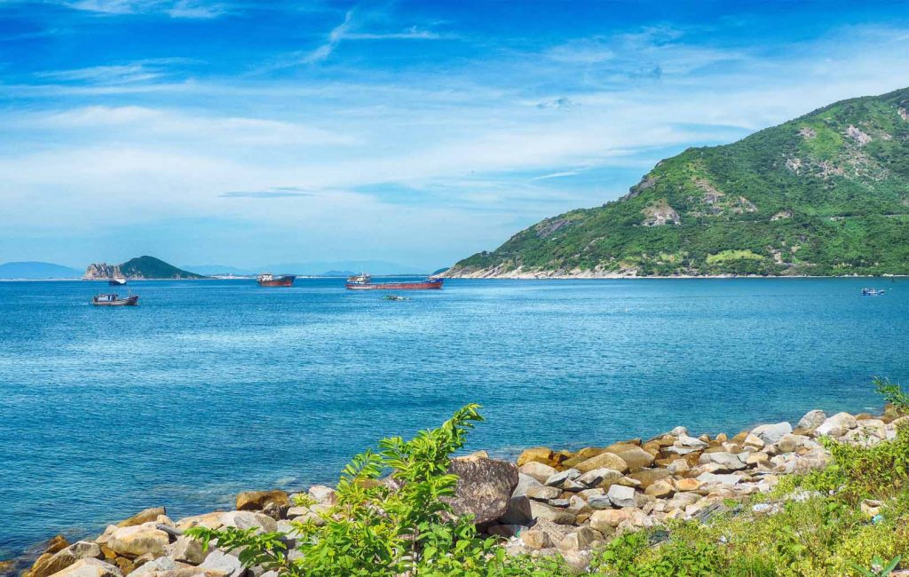 Phú Yên xanh ngắt lộng gió biển yên bình, địa điểm du lịch tháng 9