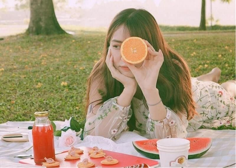 Chia sẻ những cách tạo dáng chụp ảnh khi đi picnic (Nguồn: Internet)