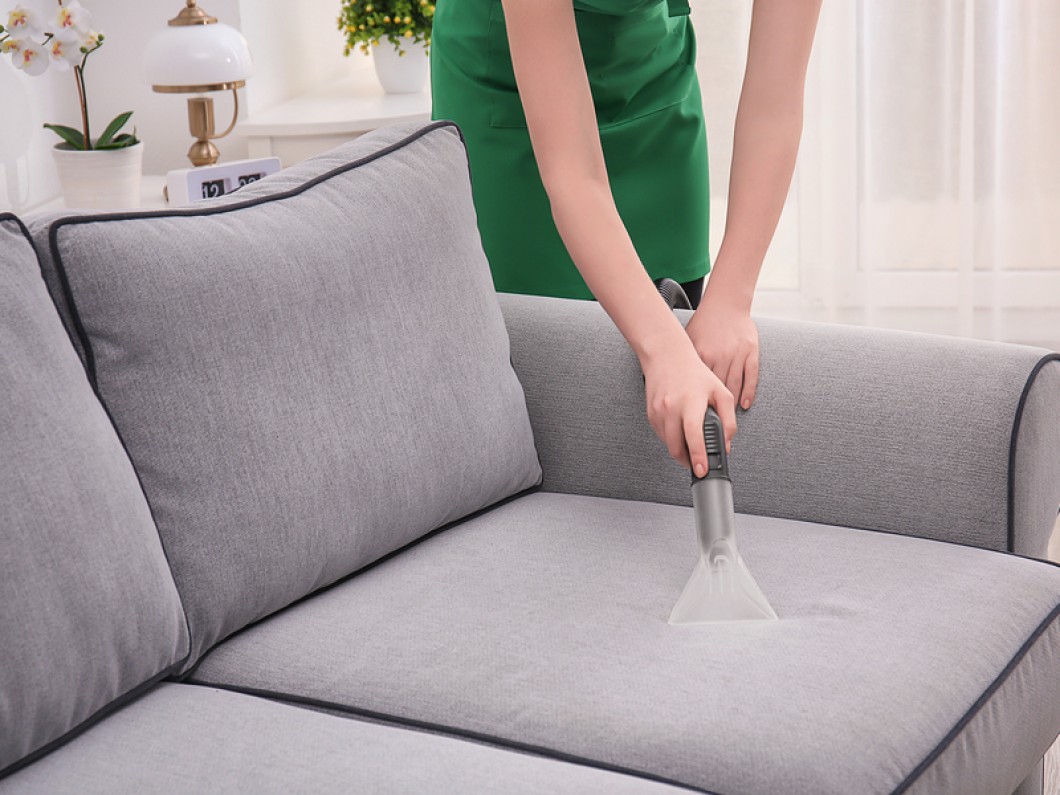 Hướng dẫn cách vệ sinh ghế sofa tại nhà  sạch như mới