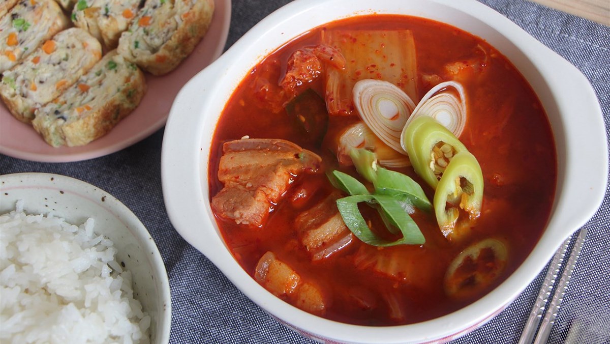 Hướng dẫn công thức, cách nấu canh kim chi thịt heo chuẩn Hàn Quốc