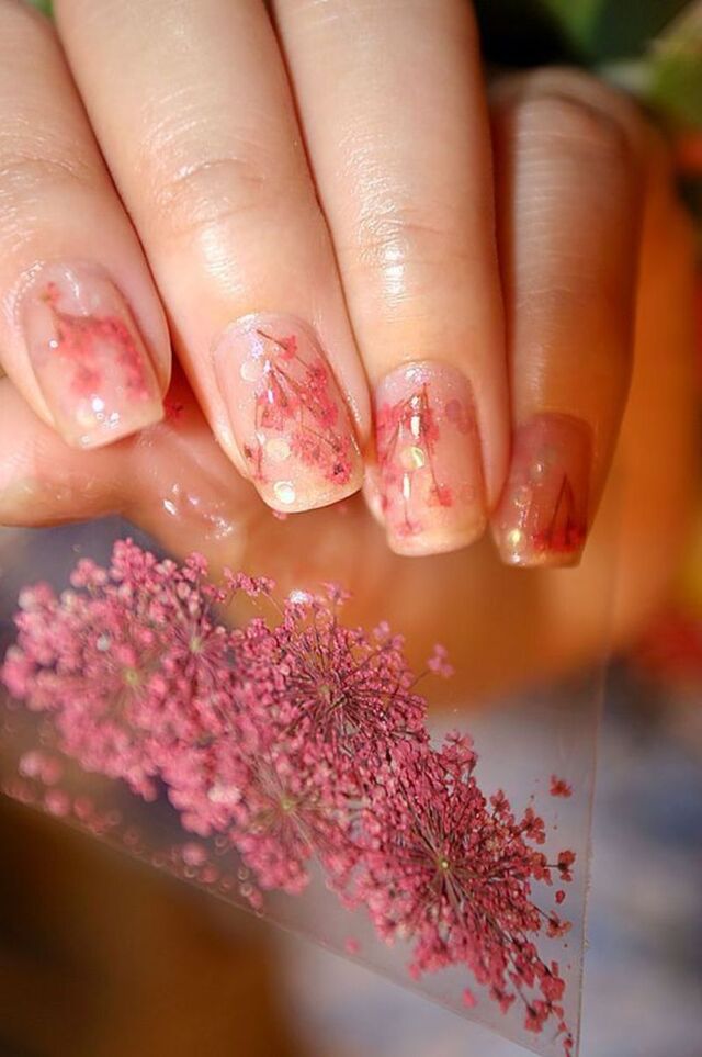 Nail ẩn hoa khô xà cừ 