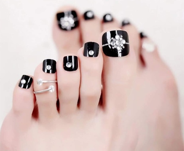 Mẫu nail chân đẹp sang trọng