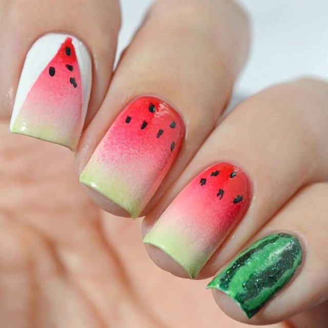 Mẫu nail đơn giản nhưng vẫn rất độc đáo. 