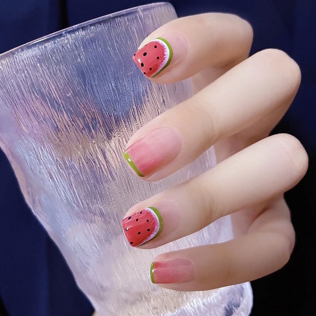 mẫu nail dưa hấu đơn giản