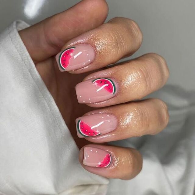 Biến tấu họa tiết dưa hấu để có nhiều bộ nail mới lạ