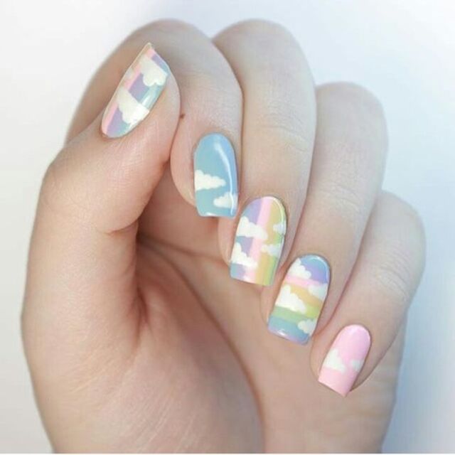 Nail mùa hè họa tiết đám mây