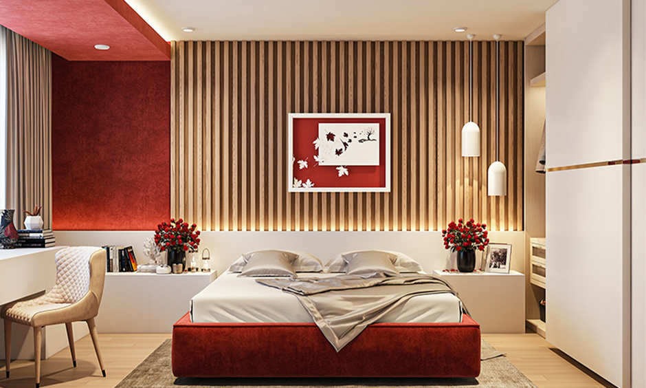 Trang trí phòng ngủ vợ chồng với tone đỏ - be chủ đạo vô cùng nổi bật và sang trọng, tạo cảm giác tươi mới và trẻ trung. 