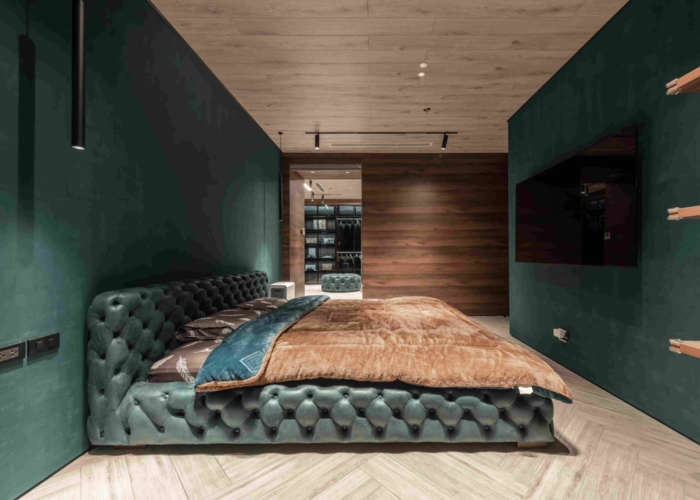 Mẫu 3: Phòng ngủ ấn tượng với chiếc giường màu xanh cổ vịt thiết kế cổ điển. 