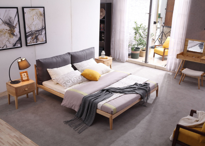 Thảm lót sàn sẽ giúp không gian phòng ngủ trở nên ấm cúng và hiện đại