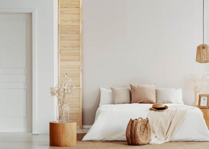 Mẫu phòng ngủ đơn giản và đẹp theo phong cách Vintage thơ mộng và ấm áp với tông màu trắng và gỗ