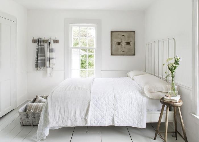 Mẫu phòng ngủ màu trắng kết hợp phong cách Vintage và phong cách tối giản