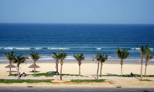 Pham Van Dong Beach - a magnificent da nang beach