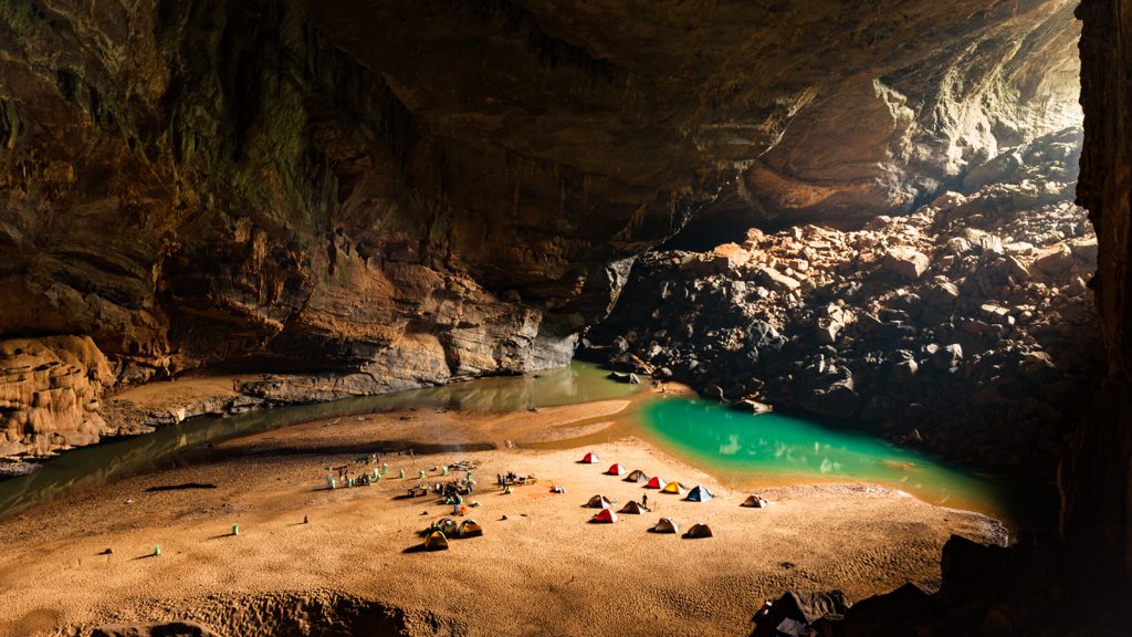 the largest cave in the world