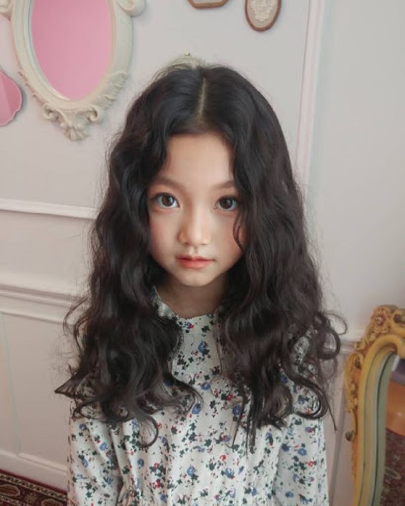 Top 7 kiểu tóc xoăn cho bé gái 10 tuổi mẹ chớ bỏ qua