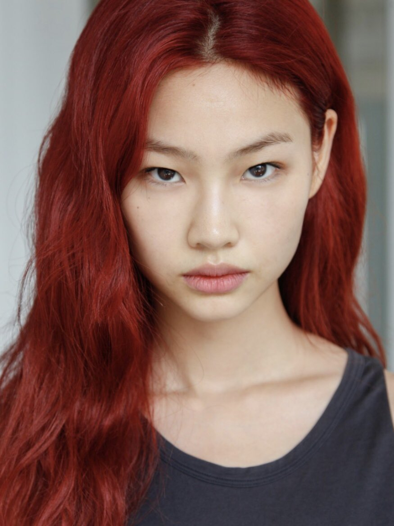 Kiểu tóc màu nâu đỏ cherry được đánh giá cao năm 2023 - zemahair.com